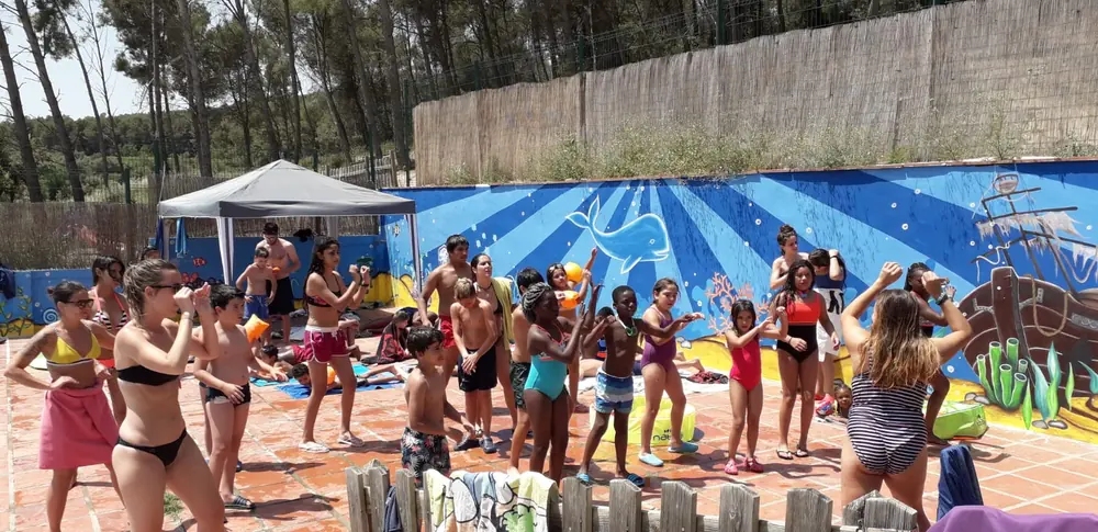 Moment de convivència entre participants i voluntariat