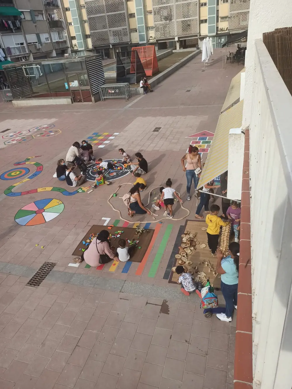 Taller d'oci educatiu amb infants del barri