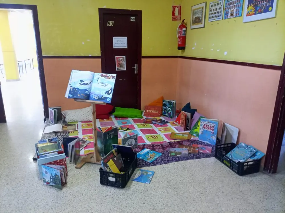 Activitat educativa d'Ubuntu amb infants del barri